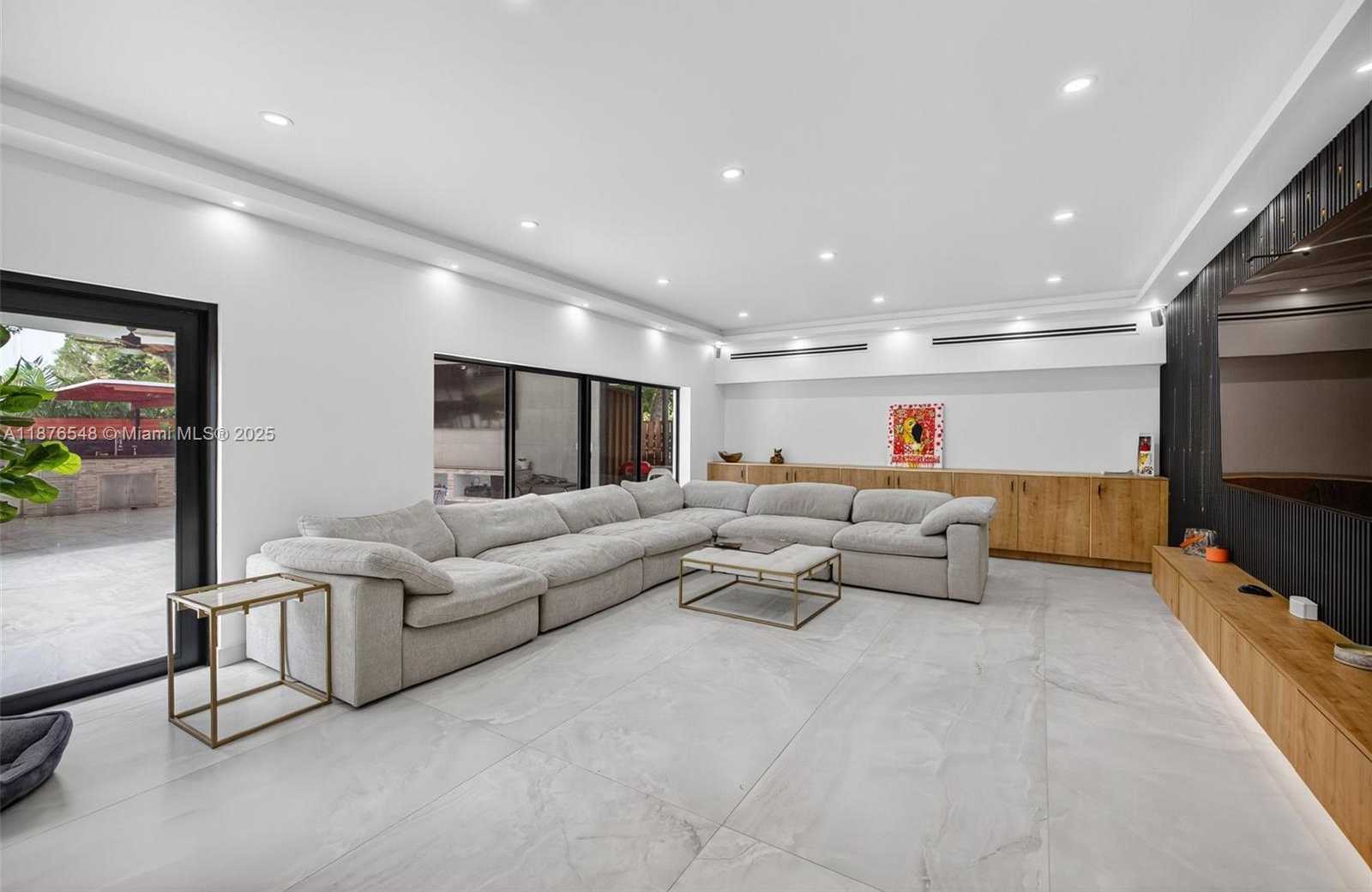 Small Image of 3000 RIVERLAND RD, Fort Lauderdale Number 12