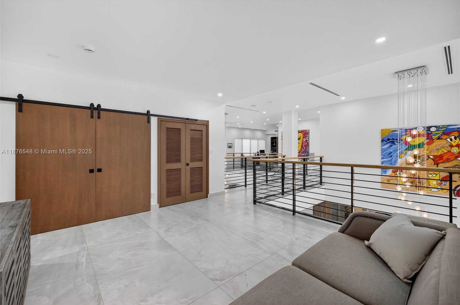 Small Image of 3000 RIVERLAND RD, Fort Lauderdale Number 13
