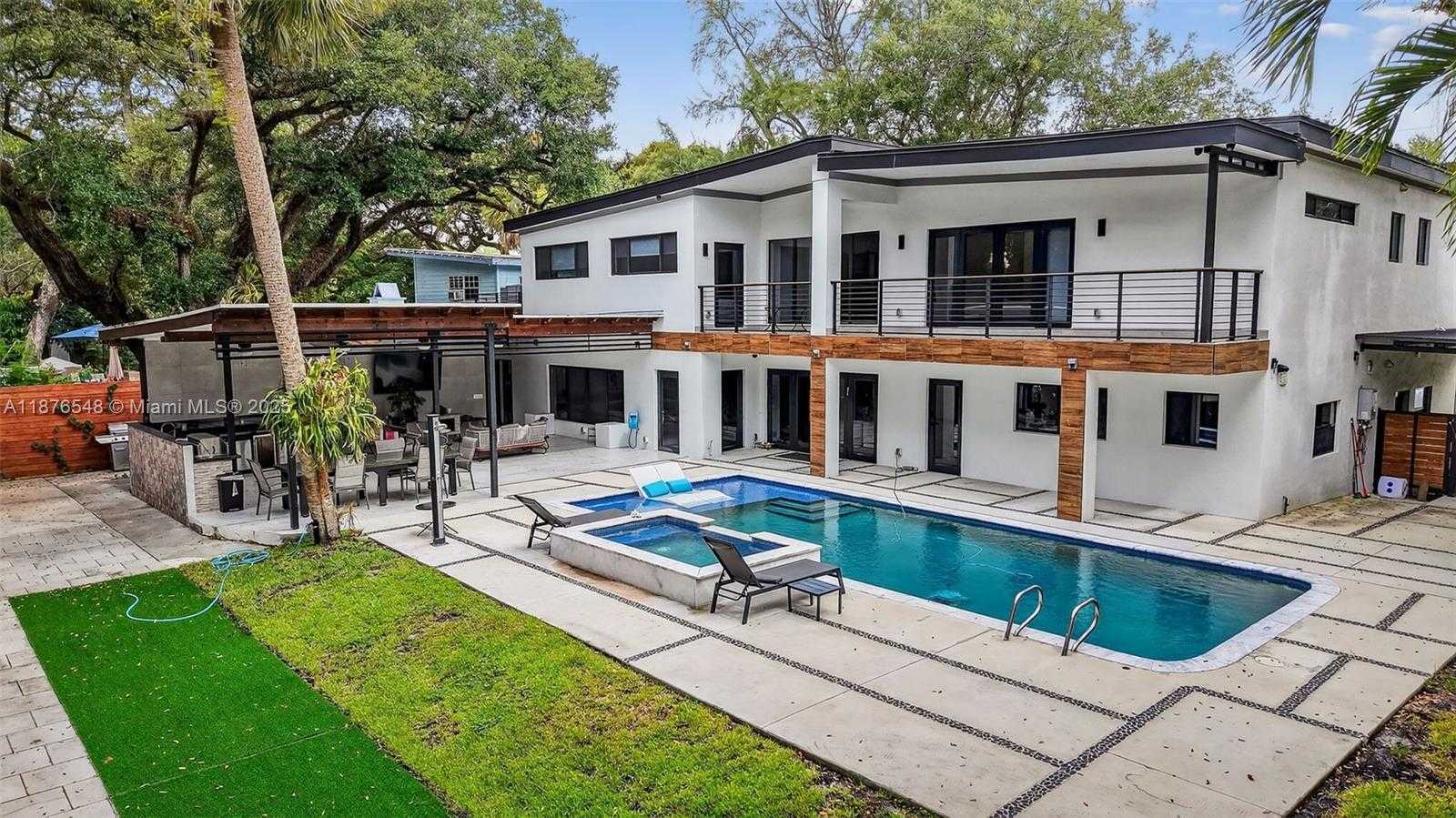 Small Image of 3000 RIVERLAND RD, Fort Lauderdale Number 2