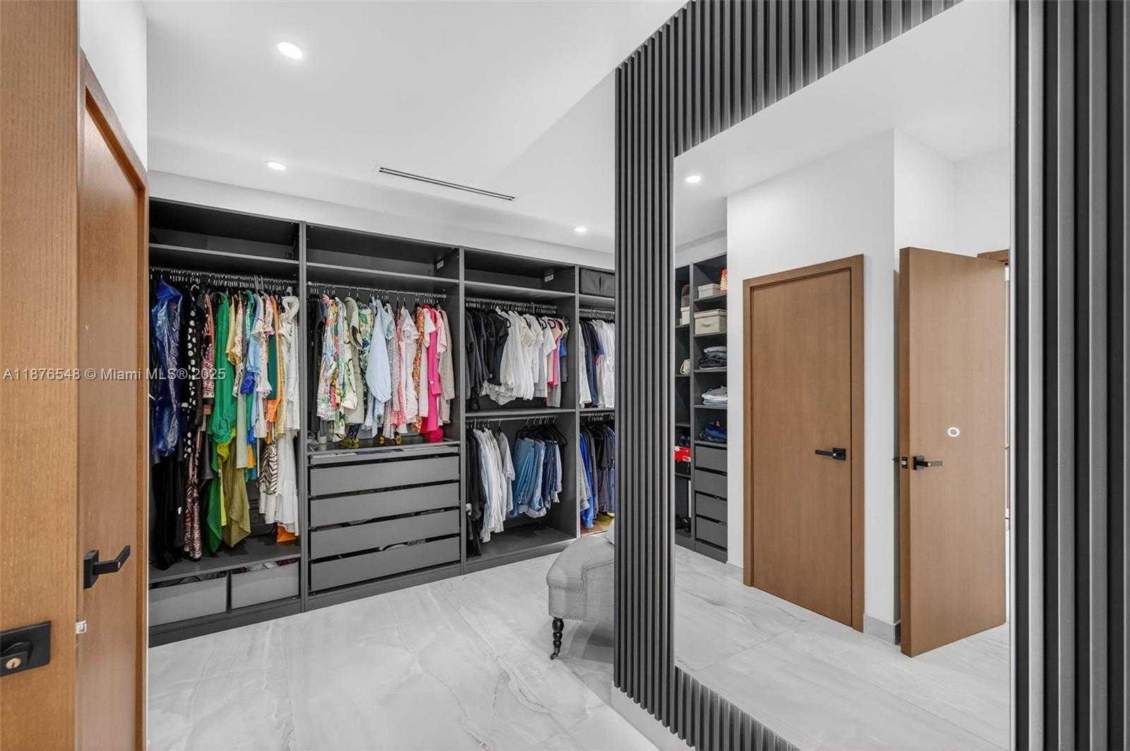 Small Image of 3000 RIVERLAND RD, Fort Lauderdale Number 21