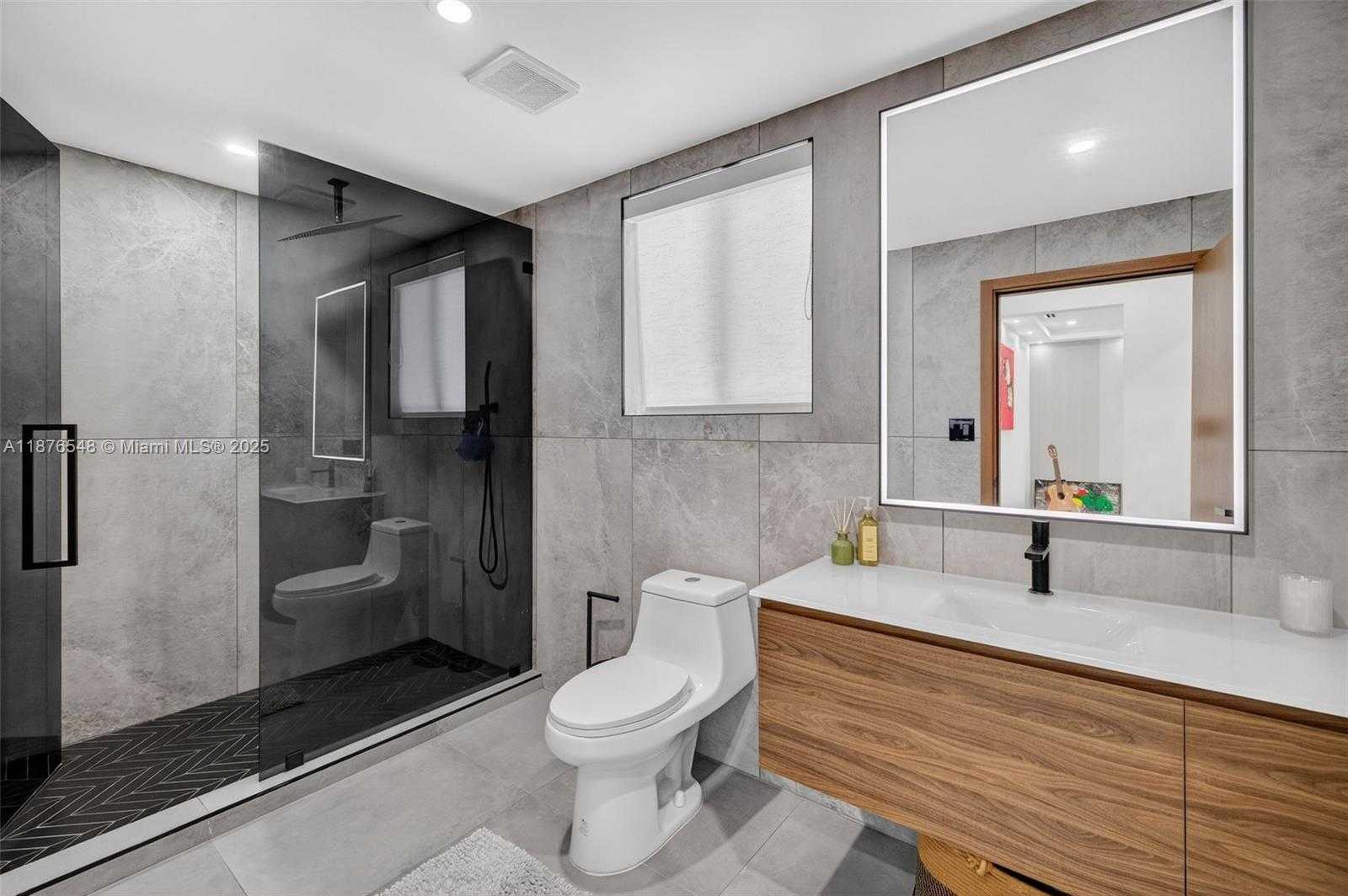 Small Image of 3000 RIVERLAND RD, Fort Lauderdale Number 28
