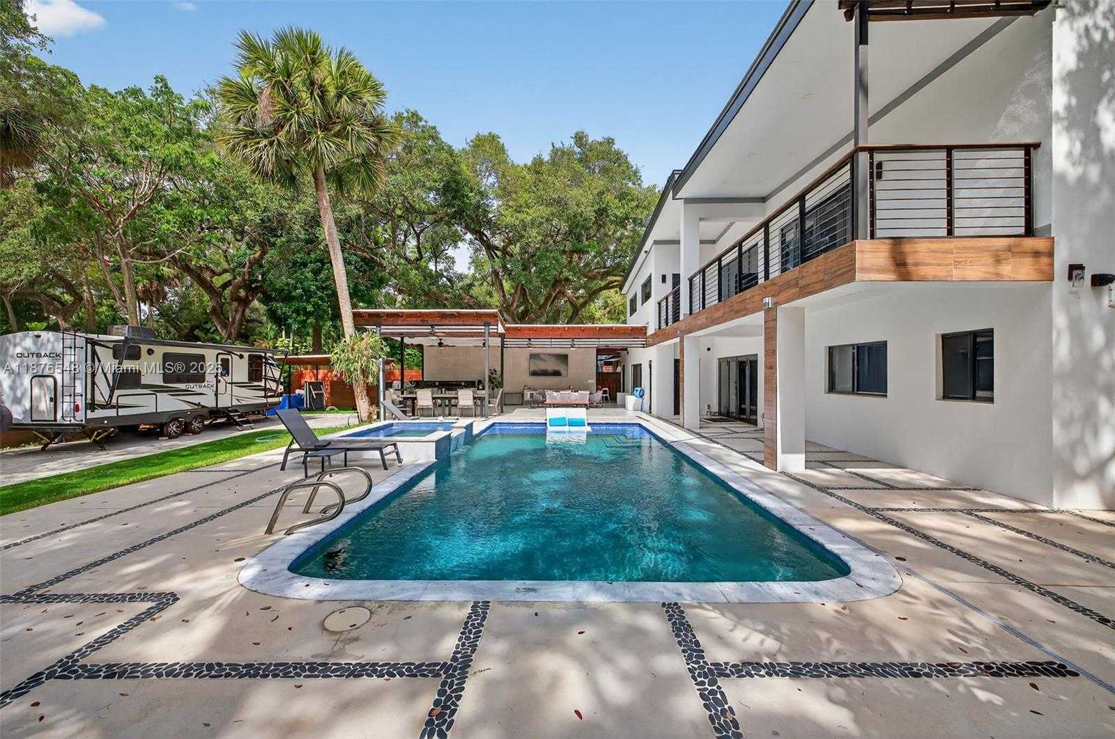 Small Image of 3000 RIVERLAND RD, Fort Lauderdale Number 35