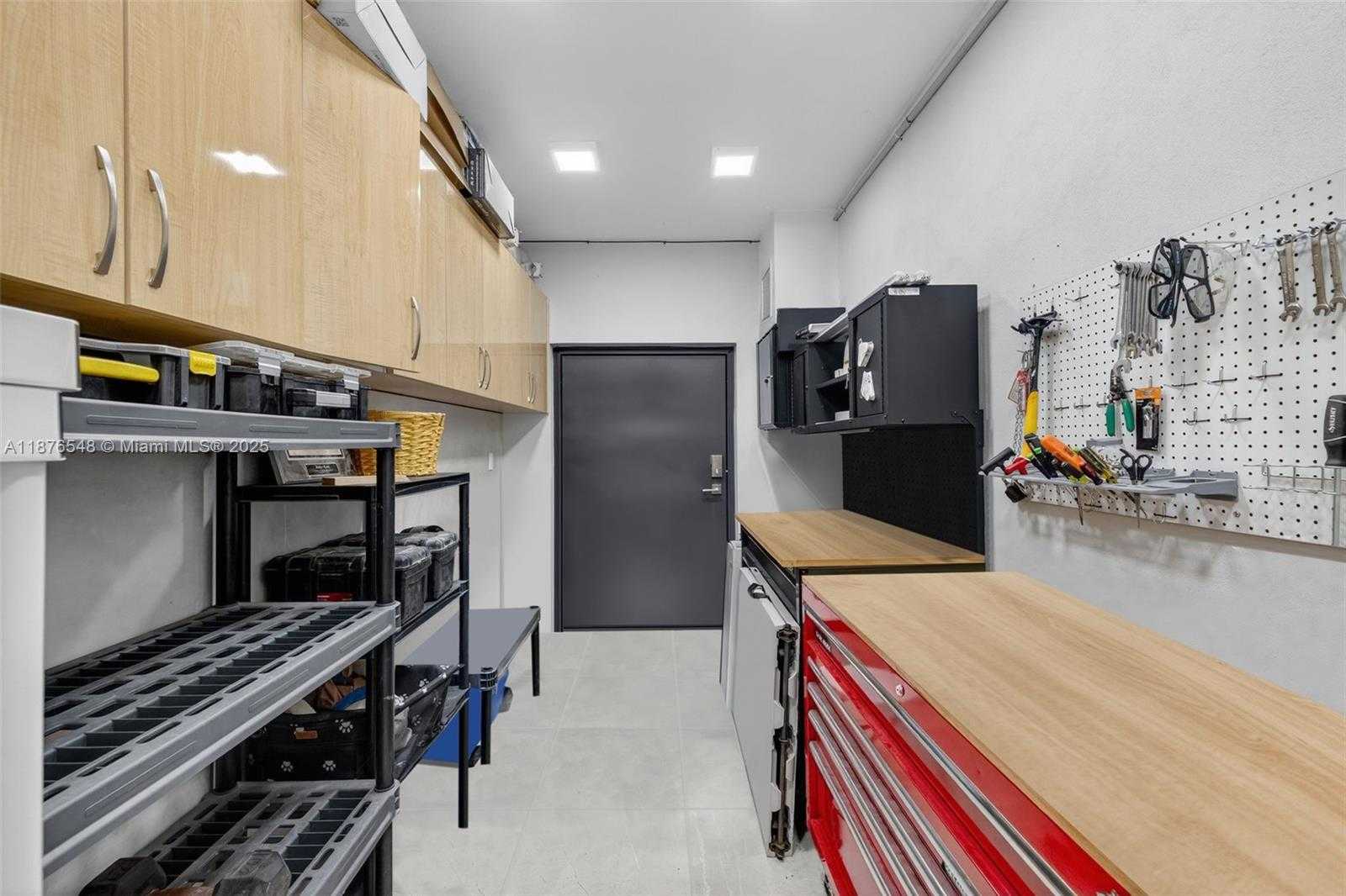 Small Image of 3000 RIVERLAND RD, Fort Lauderdale Number 42