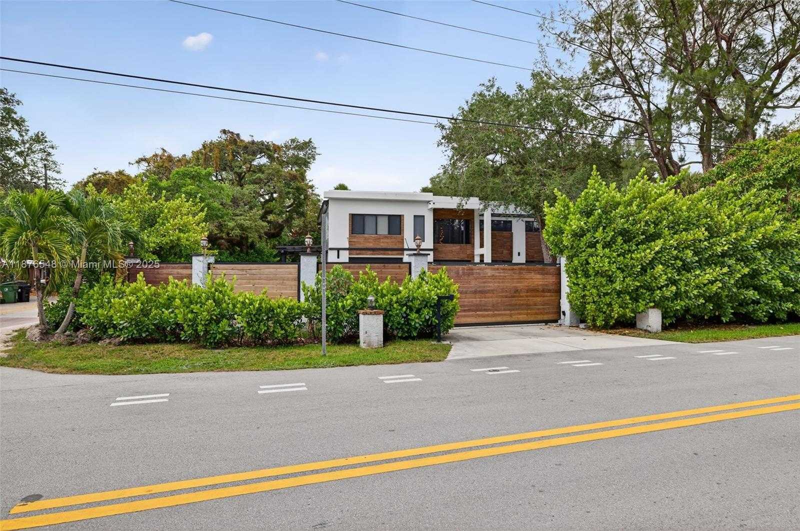 Small Image of 3000 RIVERLAND RD, Fort Lauderdale Number 45