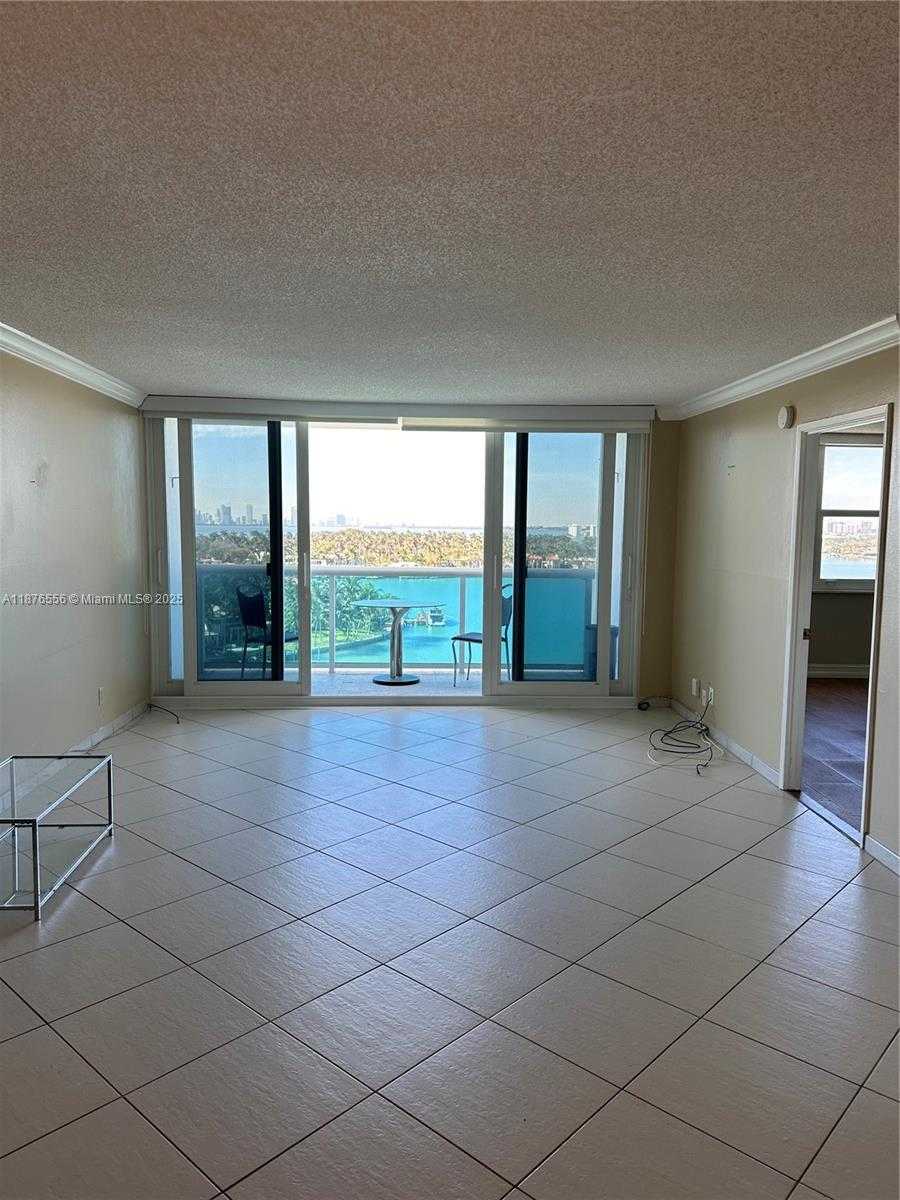 Small Image of 6770 INDIAN CREEK DR #11M, Miami Beach Number 2