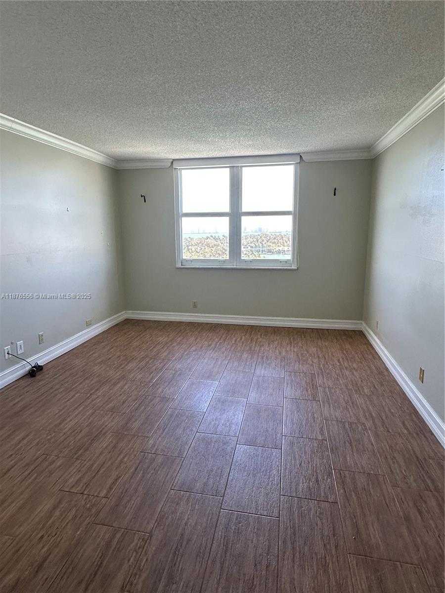 Small Image of 6770 INDIAN CREEK DR #11M, Miami Beach Number 8