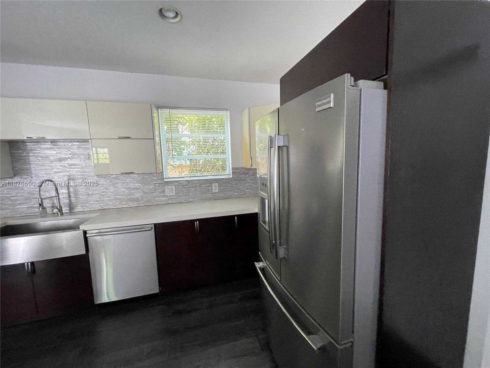 Small Image of 4021 RED RD, Coral Gables Number 11