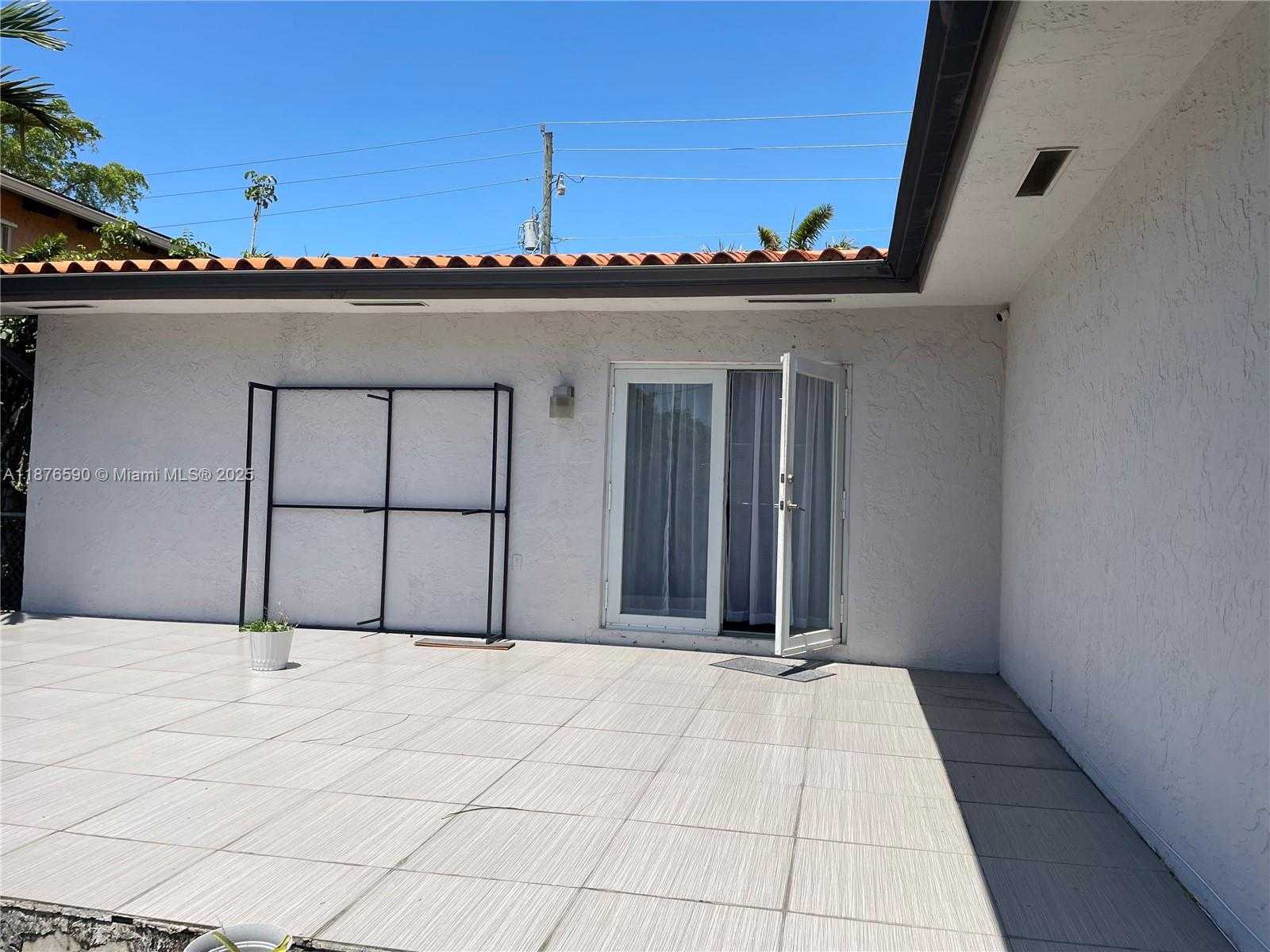 Small Image of 4021 RED RD, Coral Gables Number 16