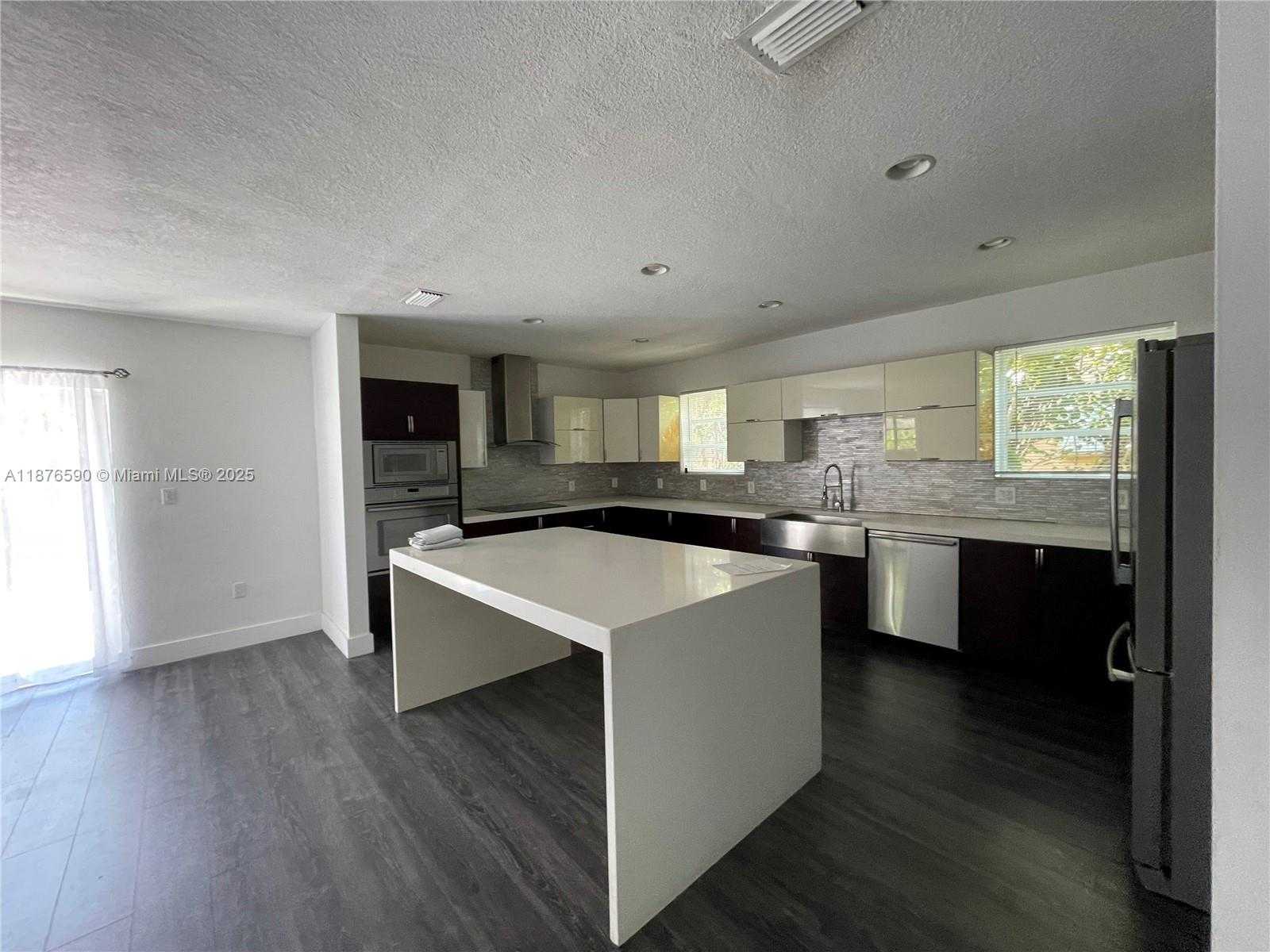 Small Image of 4021 RED RD, Coral Gables Number 7