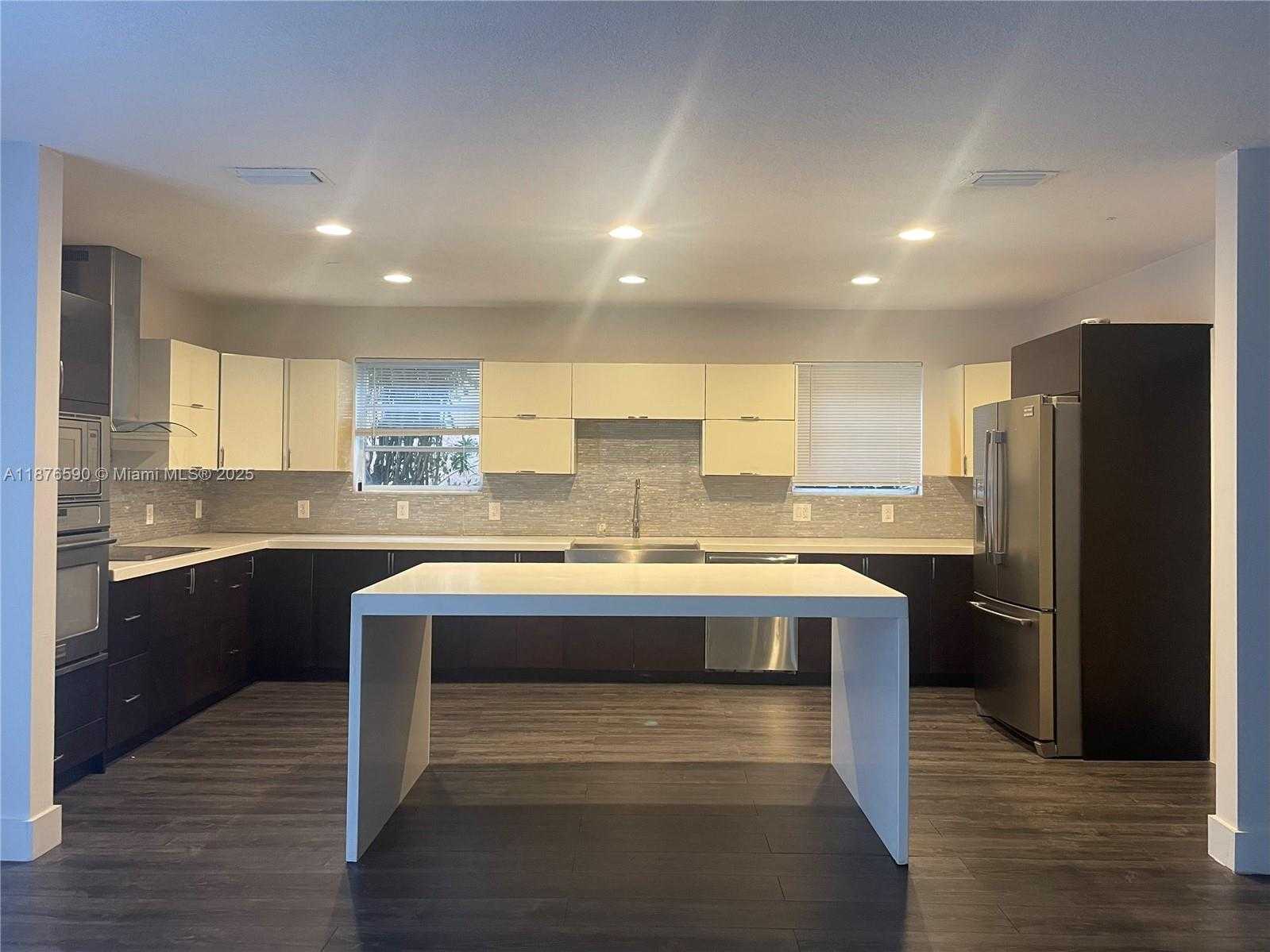 Small Image of 4021 RED RD, Coral Gables Number 8