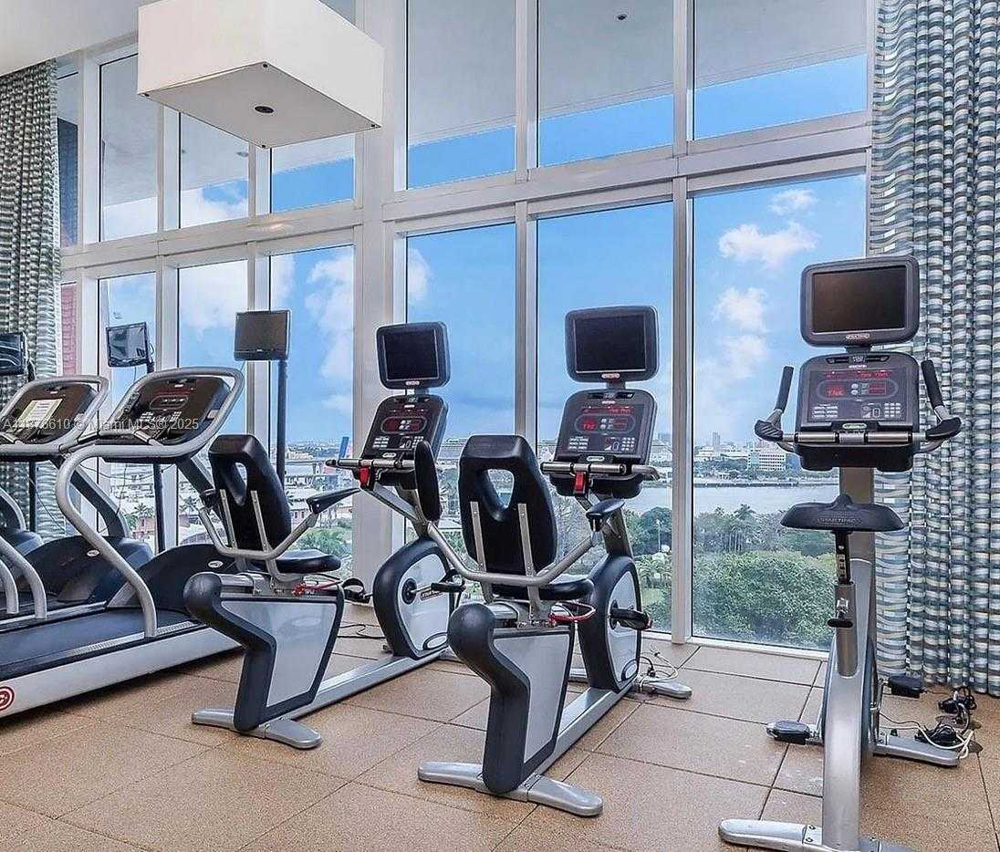 Small Image of 50 BISCAYNE BLVD #606, Miami Number 3