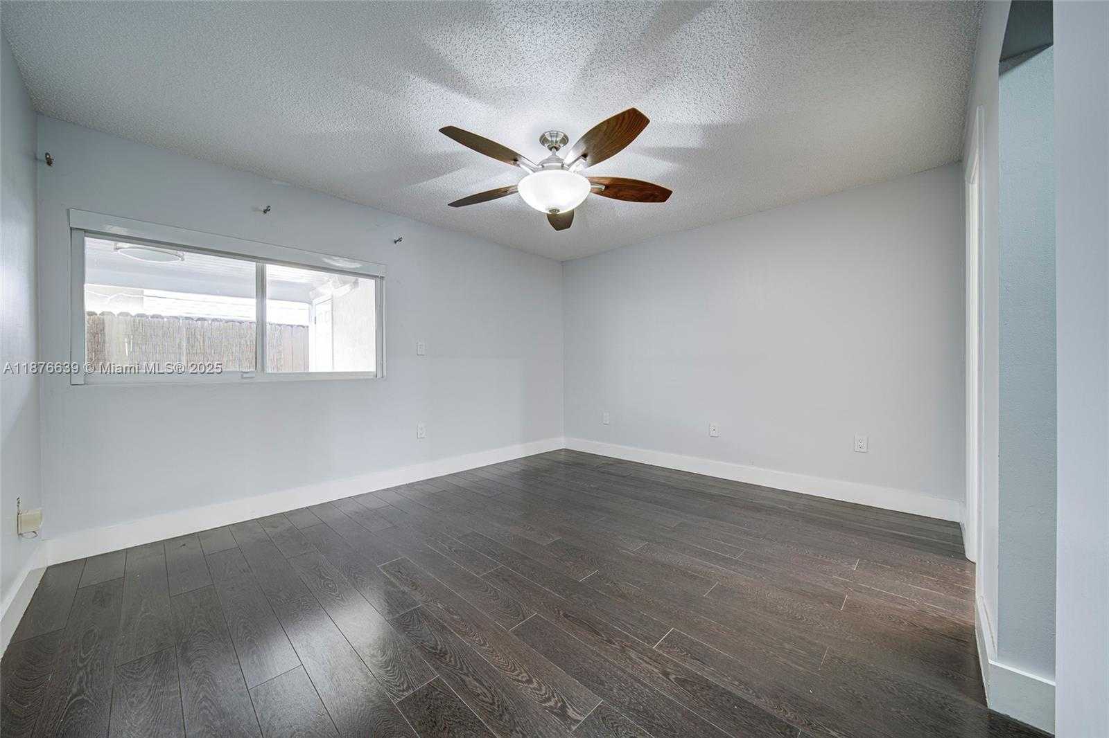 Small Image of 621 SOUTH WEST 99TH PL, Miami Number 17
