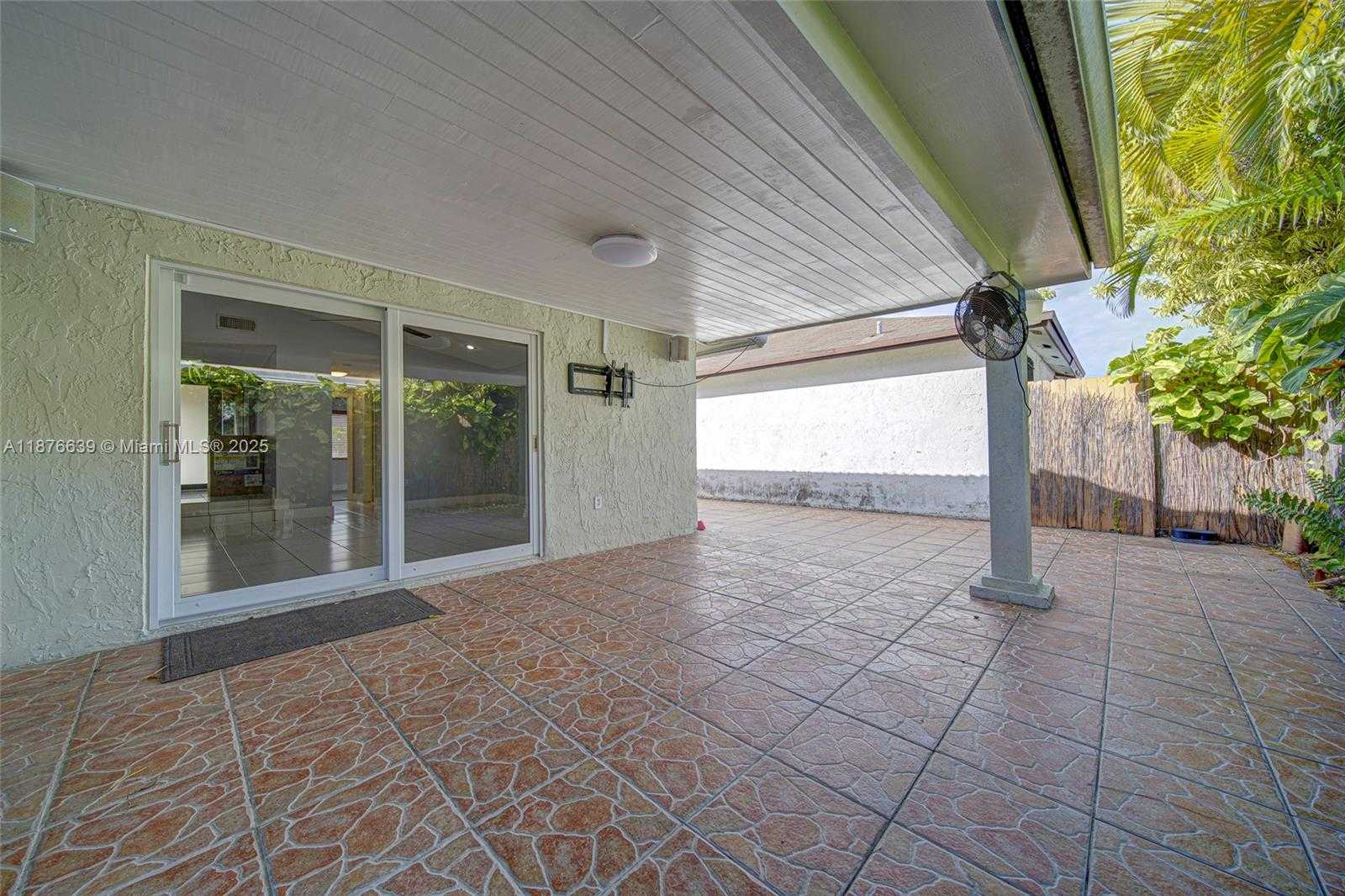 Small Image of 621 SOUTH WEST 99TH PL, Miami Number 24