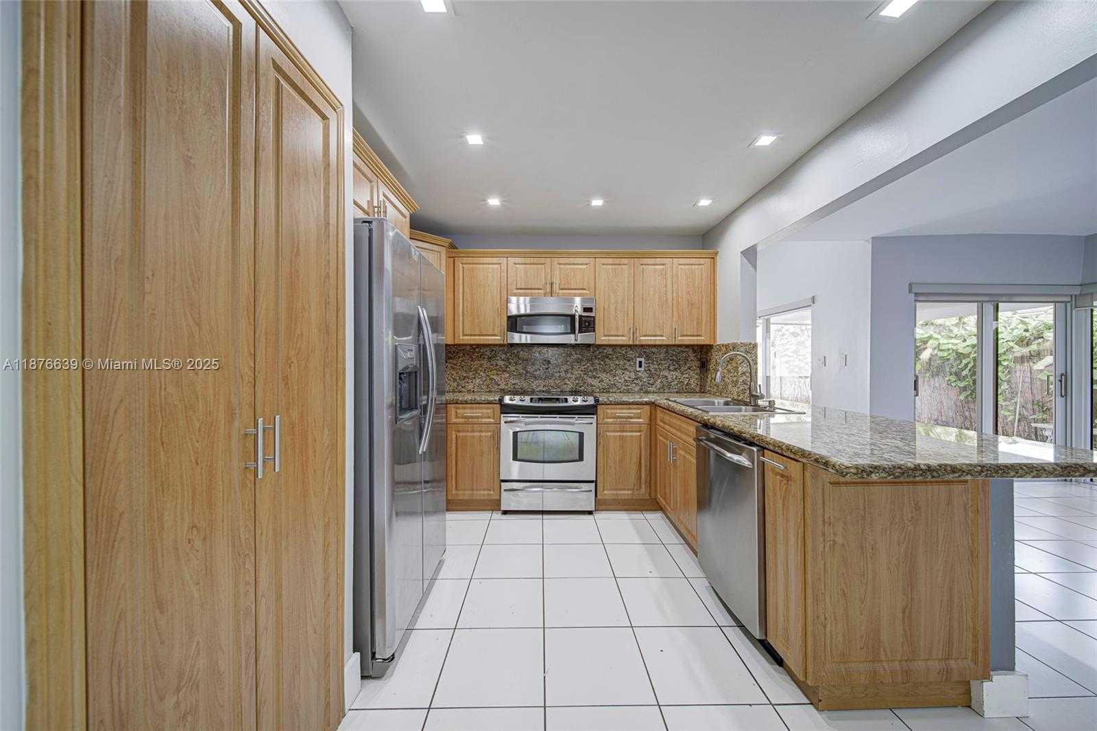 Small Image of 621 SOUTH WEST 99TH PL, Miami Number 5