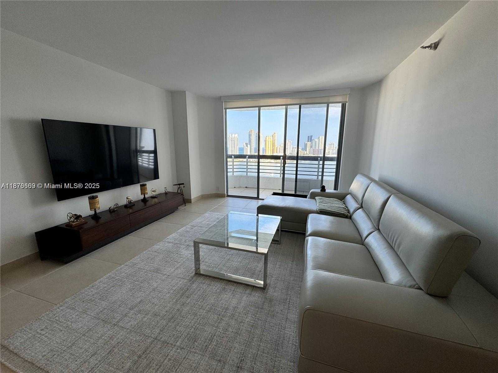 Small Image of 3530 MYSTIC POINTE DR #3111, Aventura Number 2