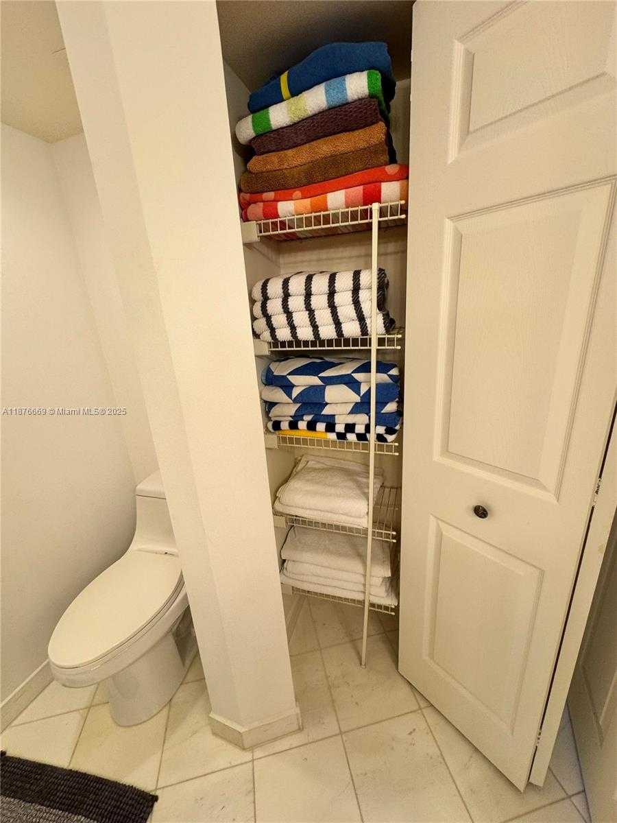 Small Image of 3530 MYSTIC POINTE DR #3111, Aventura Number 22