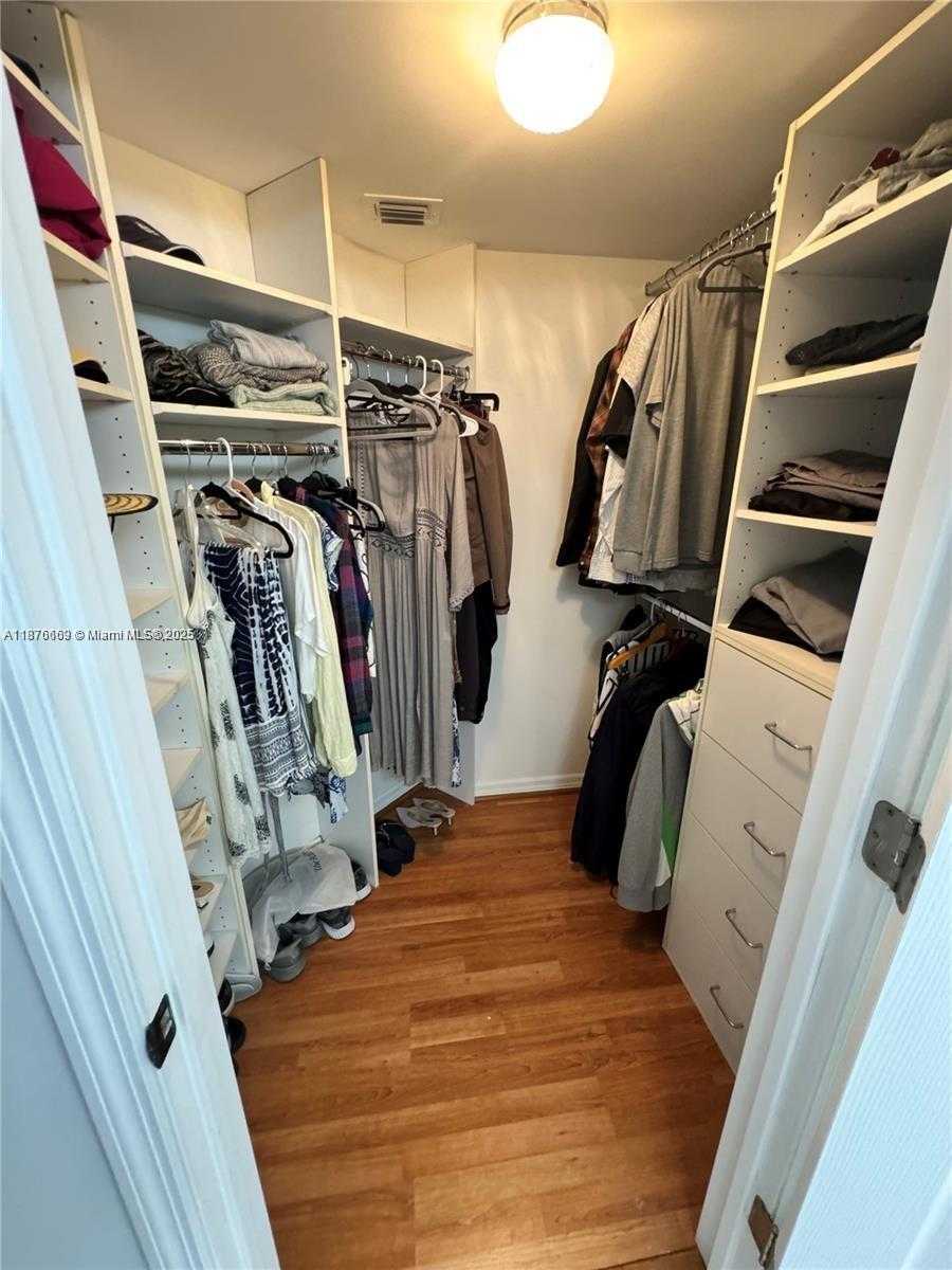 Small Image of 3530 MYSTIC POINTE DR #3111, Aventura Number 8