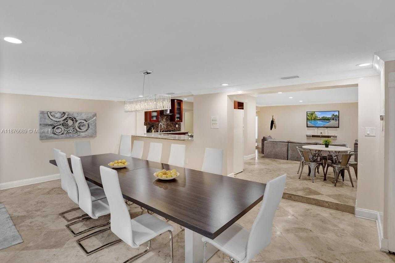 Small Image of 2423 NORTH EAST 202ND ST, Aventura Number 11