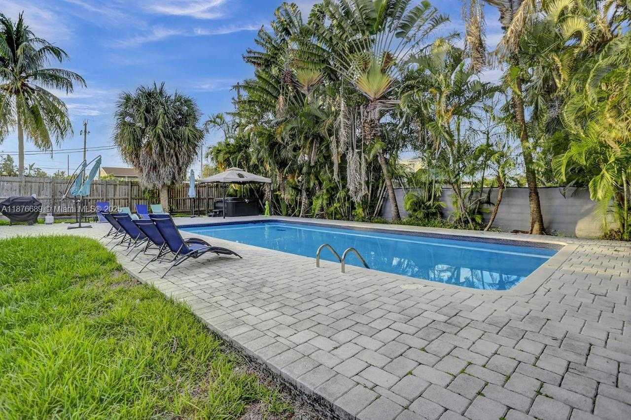Small Image of 2423 NORTH EAST 202ND ST, Aventura Number 24