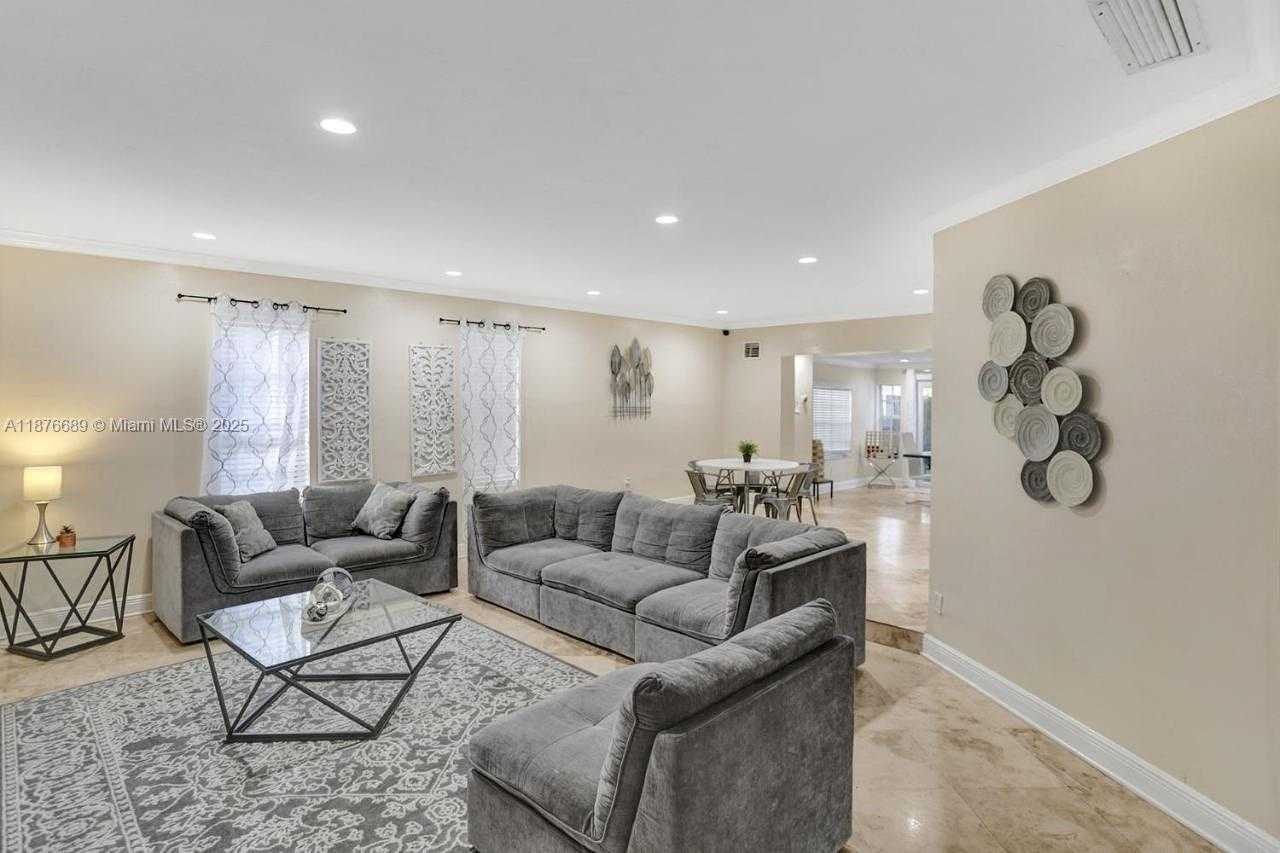 Small Image of 2423 NORTH EAST 202ND ST, Aventura Number 29