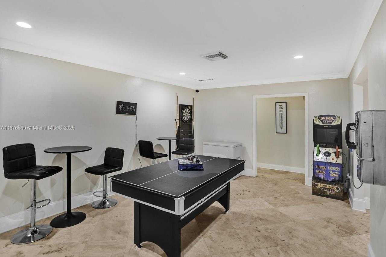 Small Image of 2423 NORTH EAST 202ND ST, Aventura Number 34