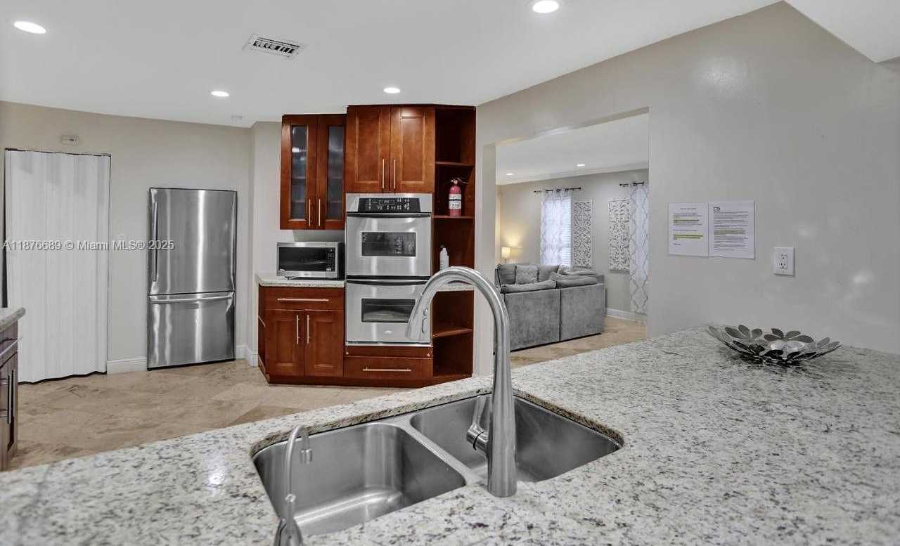 Small Image of 2423 NORTH EAST 202ND ST, Aventura Number 49