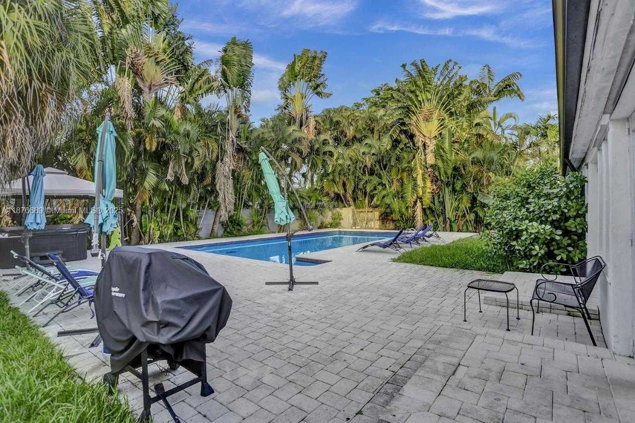 Small Image of 2423 NORTH EAST 202ND ST, Aventura Number 52
