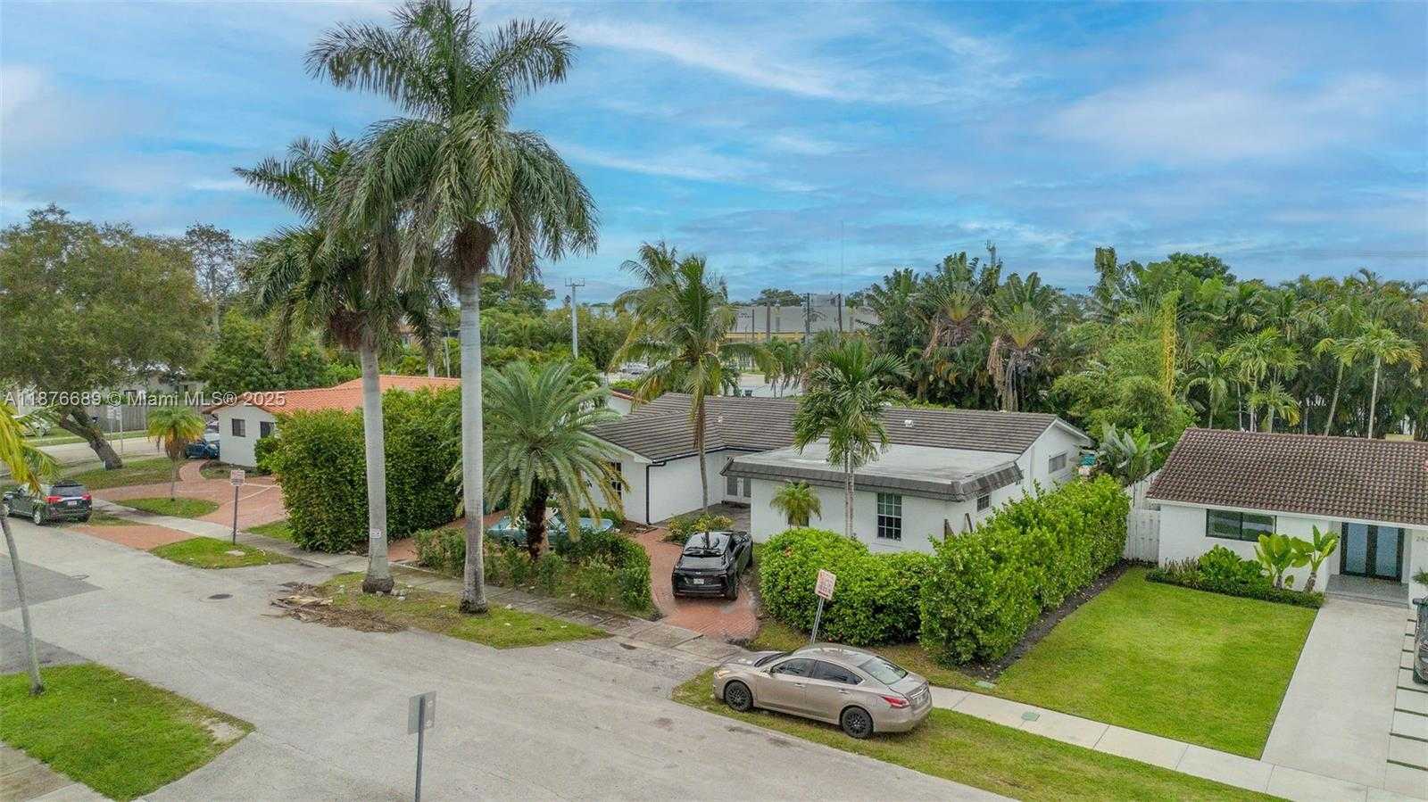 Small Image of 2423 NORTH EAST 202ND ST, Aventura Number 6