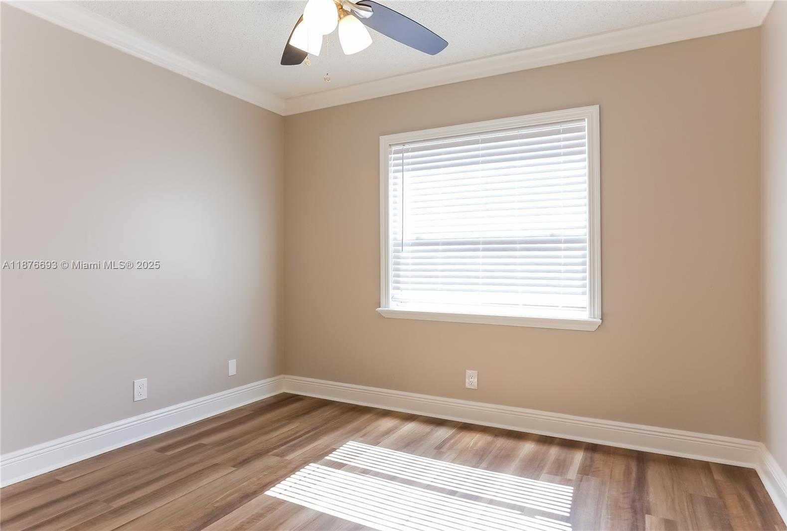 Small Image of 4824 SARATOGA RD, West Palm Beach Number 12