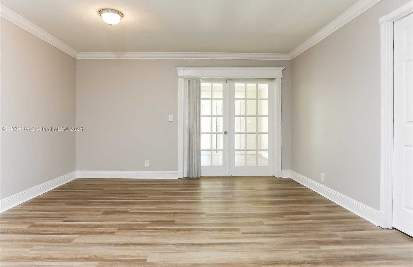 Small Image of 4824 SARATOGA RD, West Palm Beach Number 5