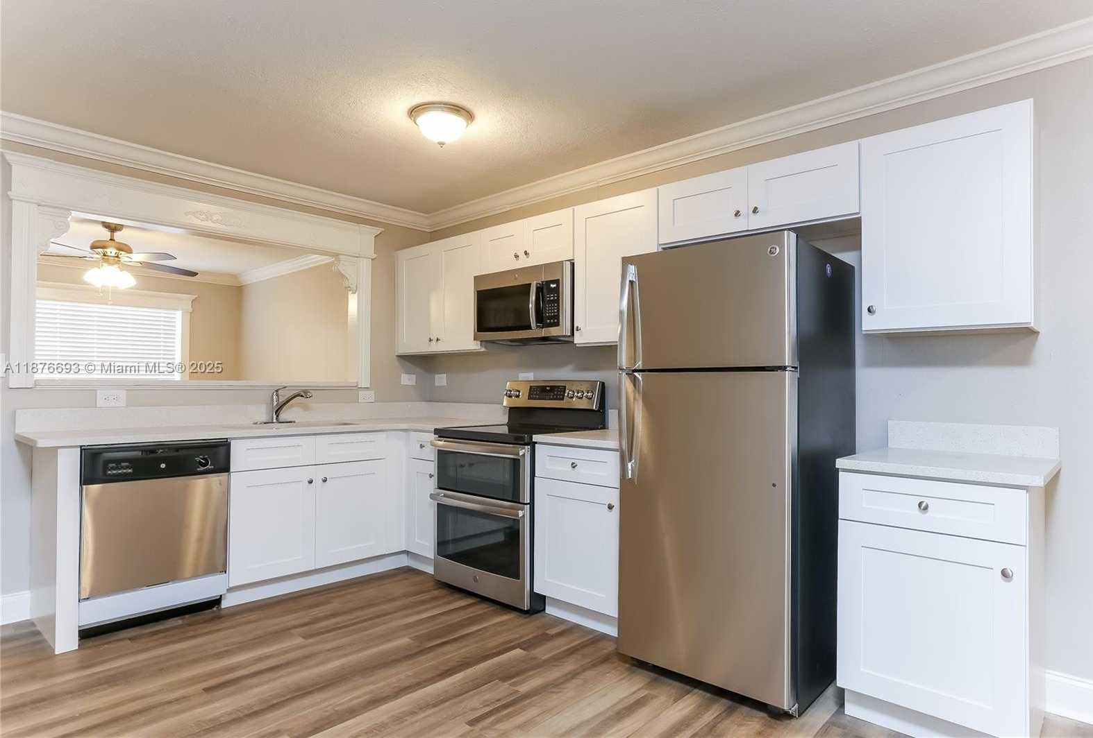 Small Image of 4824 SARATOGA RD, West Palm Beach Number 6