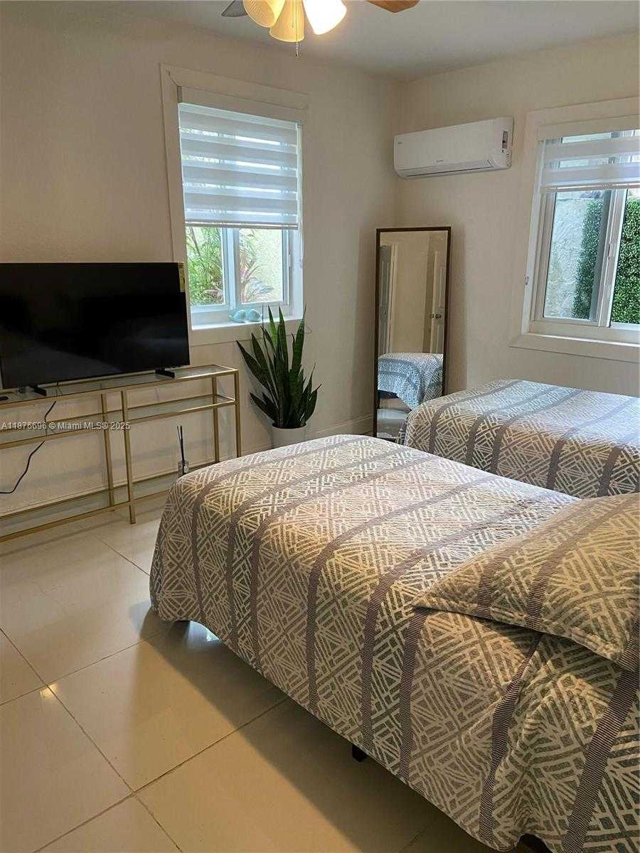Small Image of 1678 SOUTH WEST 11TH ST #1, Miami Number 6