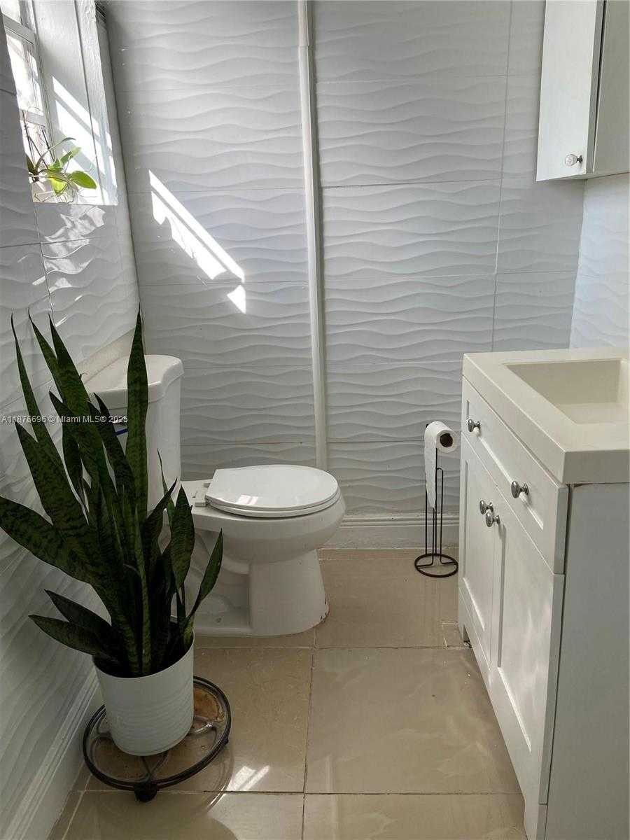 Small Image of 1678 SOUTH WEST 11TH ST #1, Miami Number 9