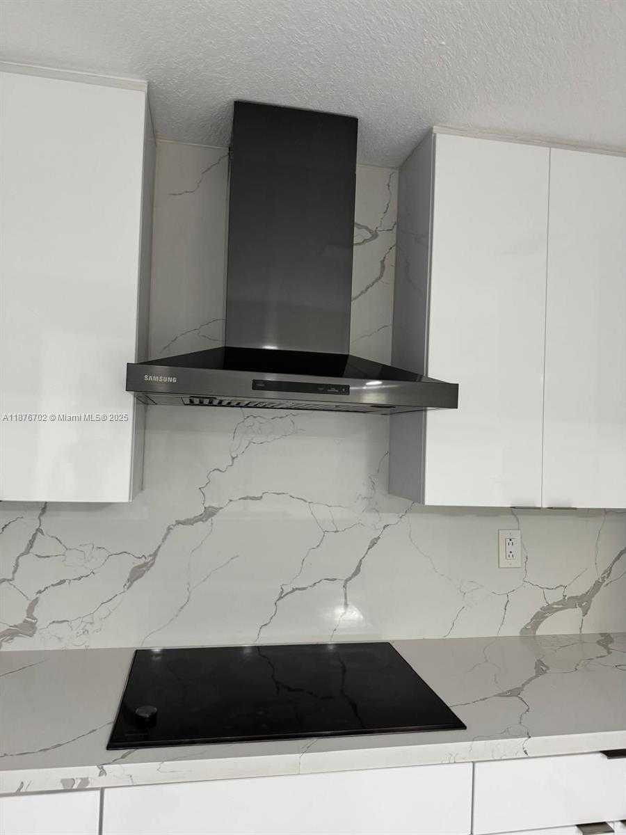 Small Image of 14223 SOUTH WEST 92ND ST, Miami Number 15