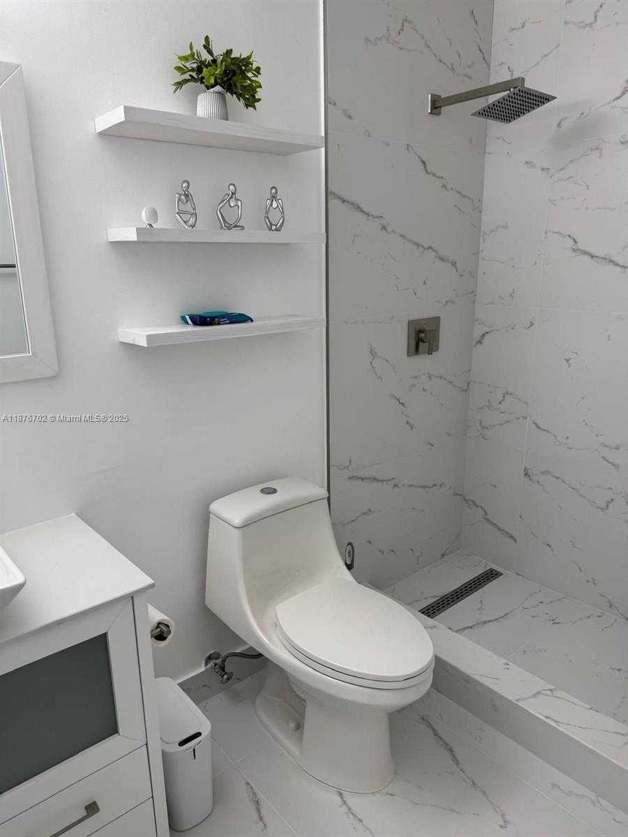 Small Image of 14223 SOUTH WEST 92ND ST, Miami Number 16