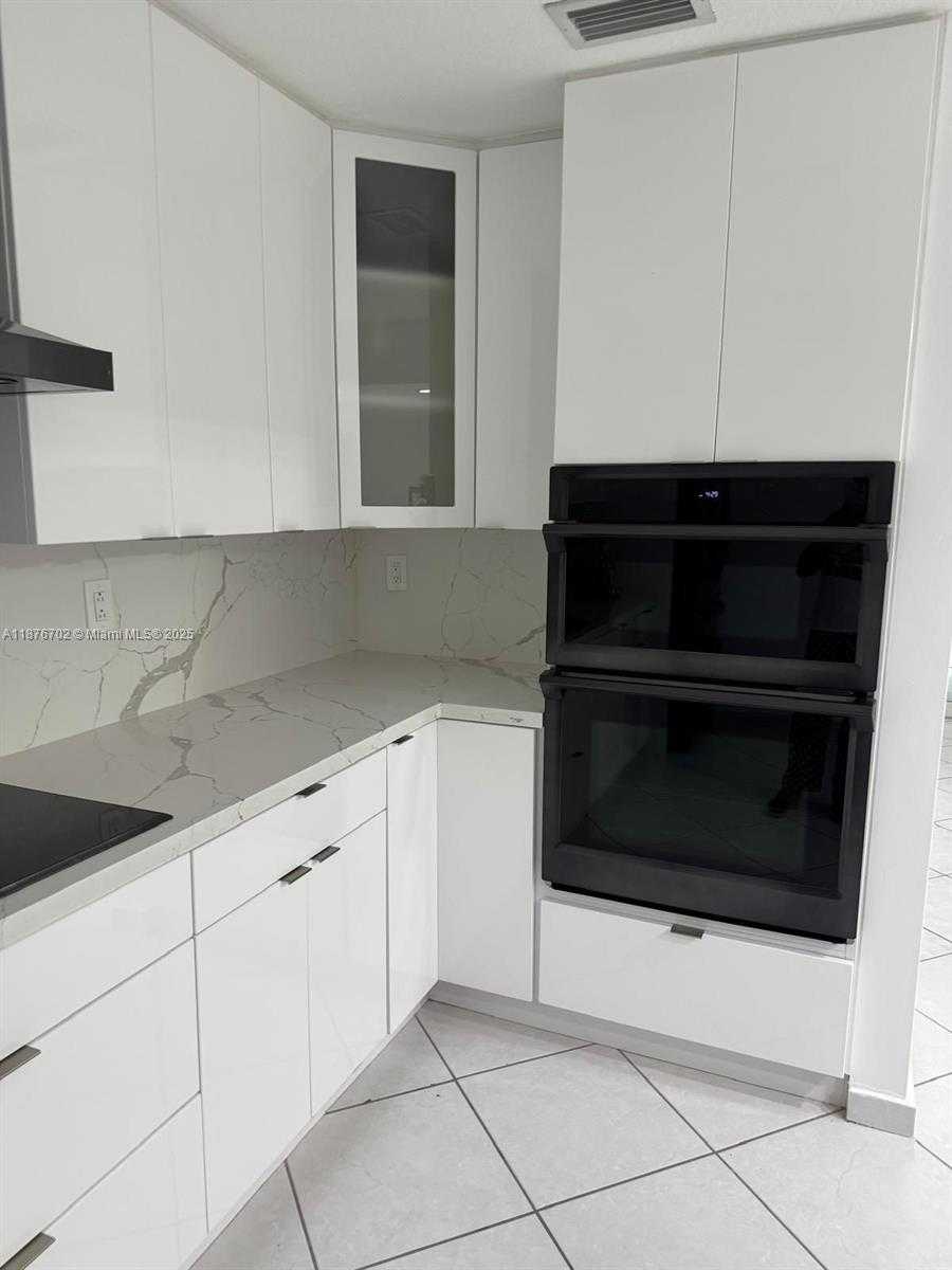 Small Image of 14223 SOUTH WEST 92ND ST, Miami Number 17