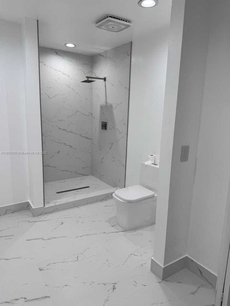 Small Image of 14223 SOUTH WEST 92ND ST, Miami Number 2