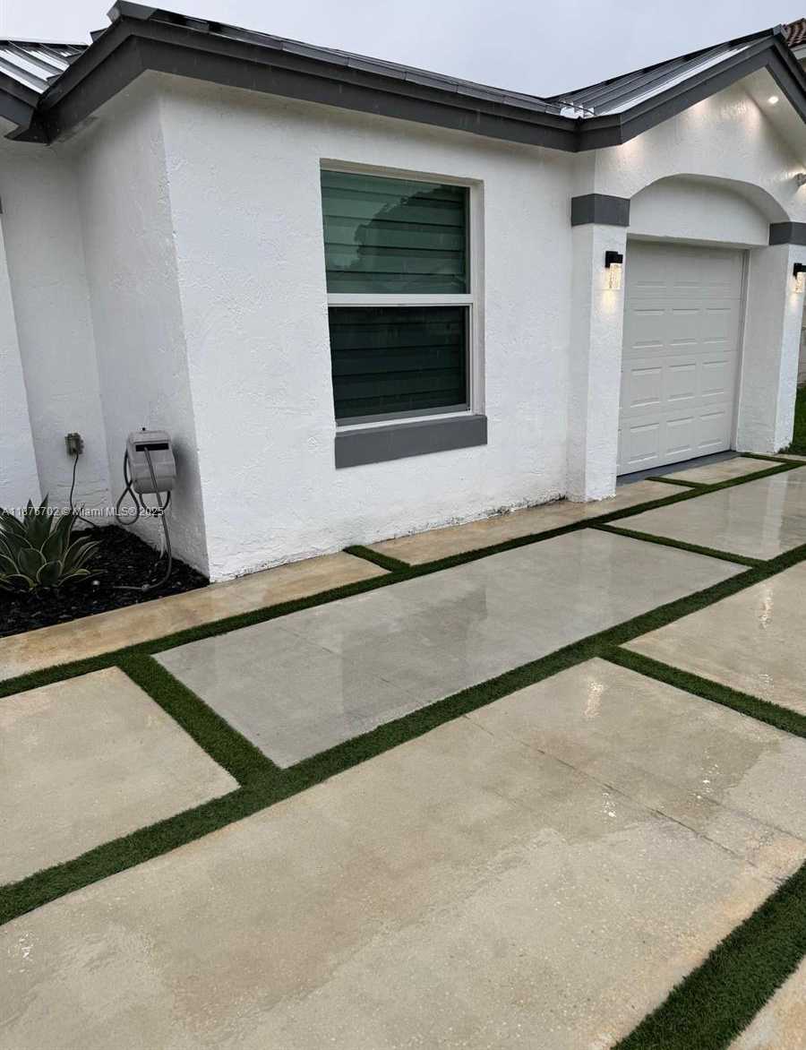 Small Image of 14223 SOUTH WEST 92ND ST, Miami Number 23