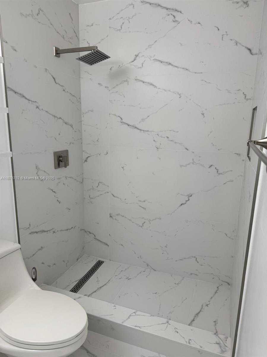 Small Image of 14223 SOUTH WEST 92ND ST, Miami Number 25