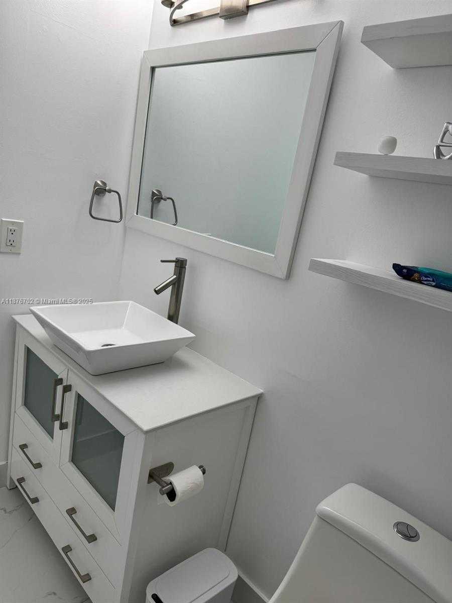 Small Image of 14223 SOUTH WEST 92ND ST, Miami Number 26