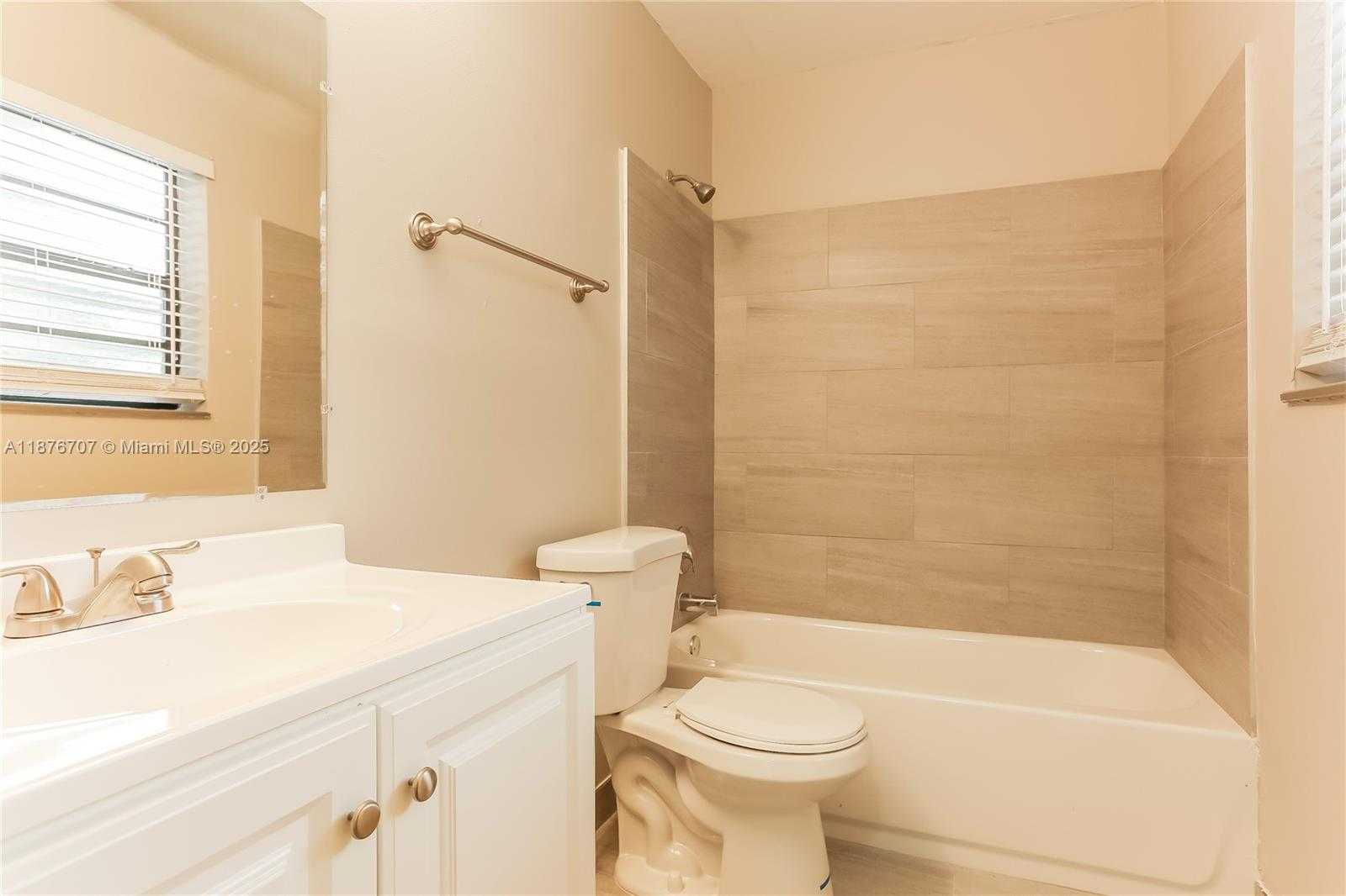 Small Image of 5011 NORTH WEST 17TH ST, Lauderhill Number 14