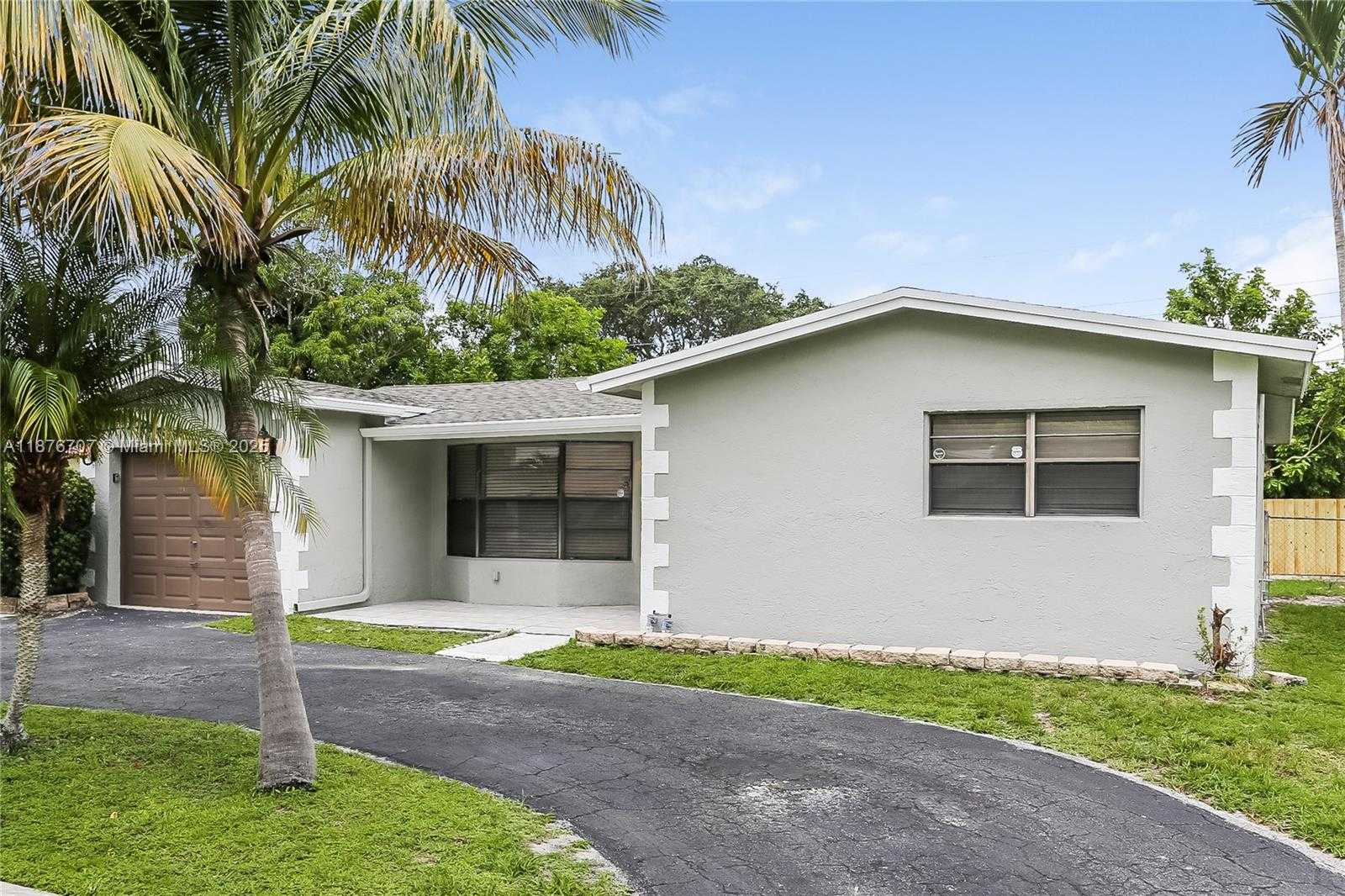 Small Image of 5011 NORTH WEST 17TH ST, Lauderhill Number 2