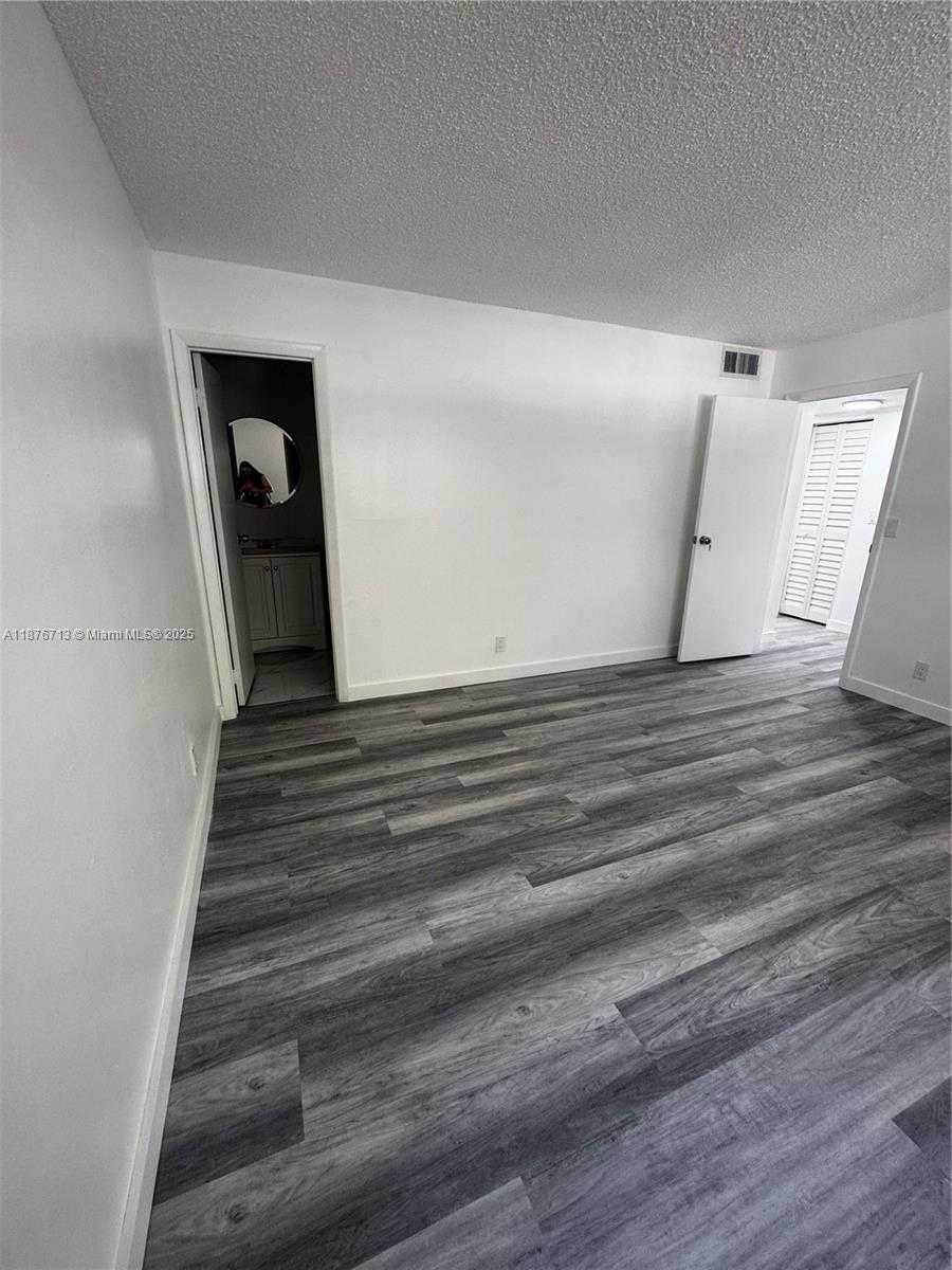 Small Image of 2515 POLK ST #10, Hollywood Number 14
