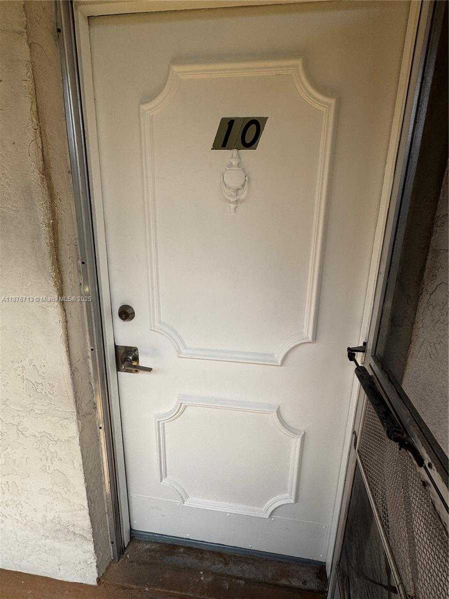 Small Image of 2515 POLK ST #10, Hollywood Number 2