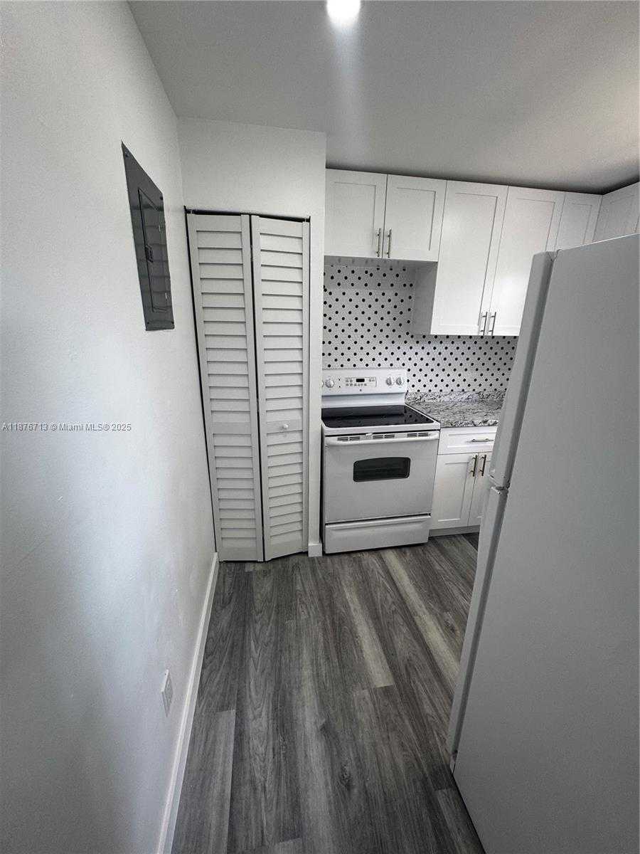 Small Image of 2515 POLK ST #10, Hollywood Number 26