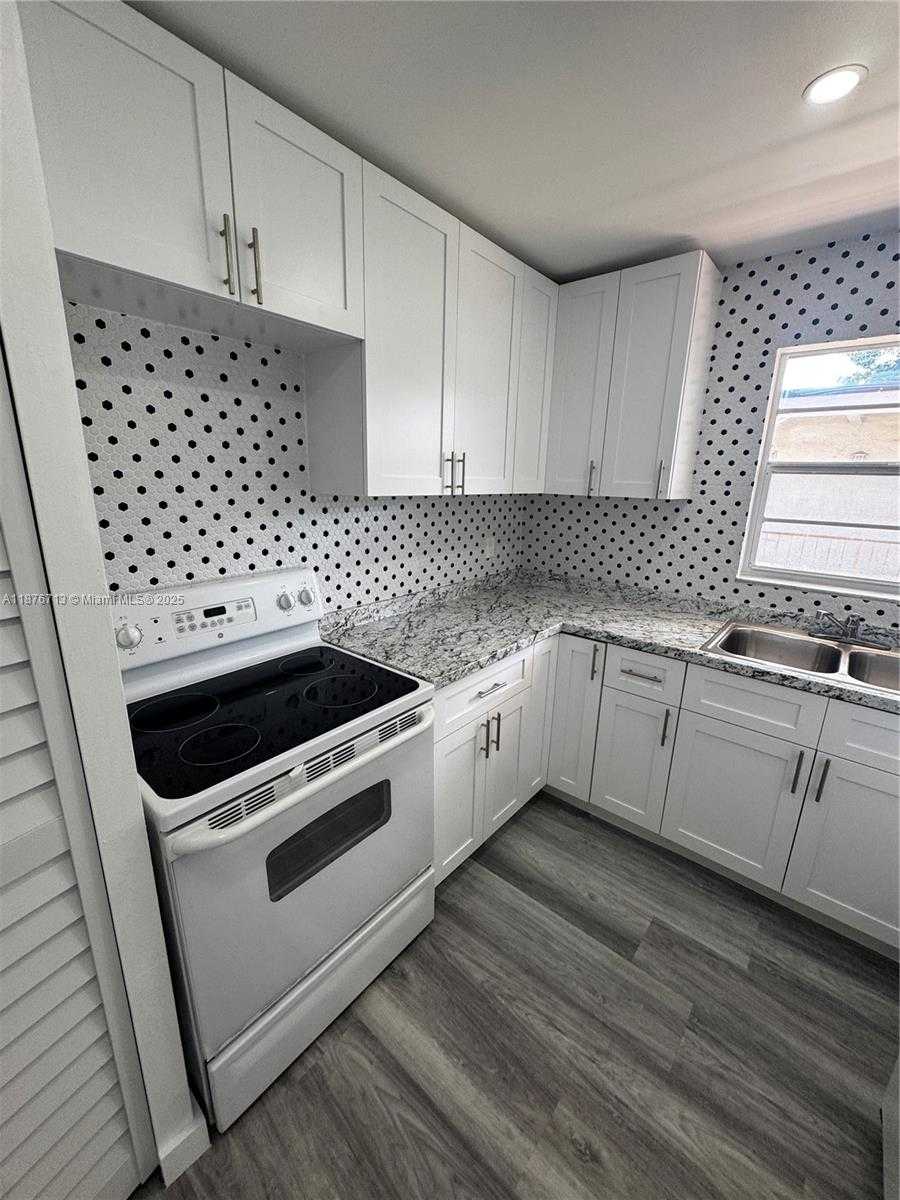 Small Image of 2515 POLK ST #10, Hollywood Number 27