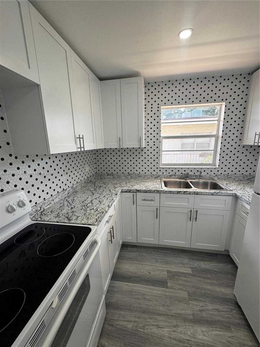 Small Image of 2515 POLK ST #10, Hollywood Number 28