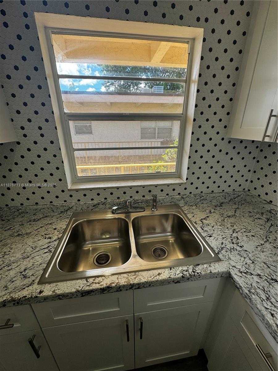 Small Image of 2515 POLK ST #10, Hollywood Number 29