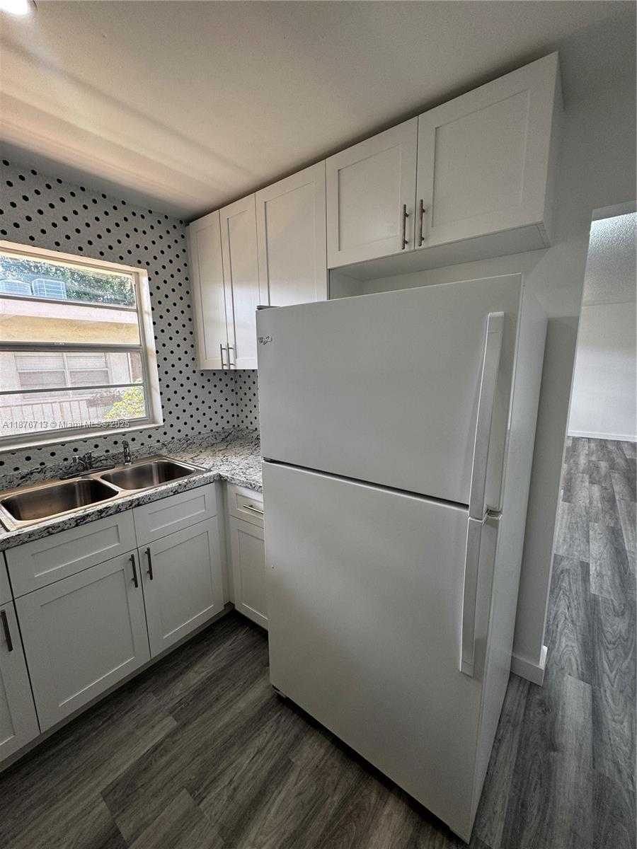 Small Image of 2515 POLK ST #10, Hollywood Number 30