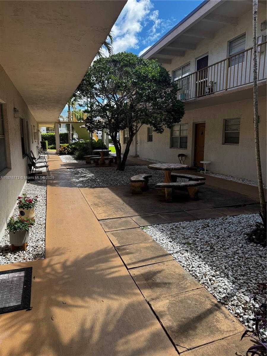 Small Image of 2515 POLK ST #10, Hollywood Number 41